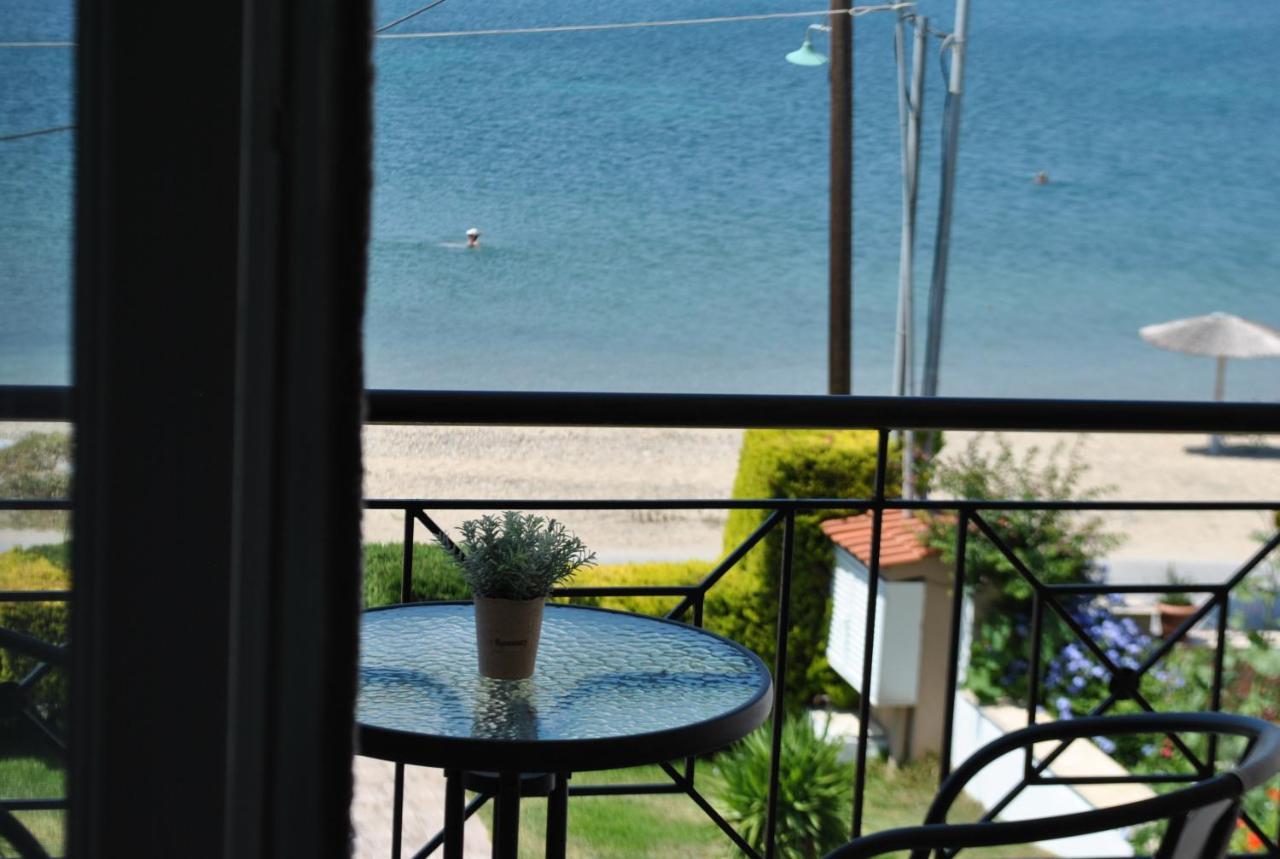 Christina'S Sea House Apartman Nikíti Kültér fotó