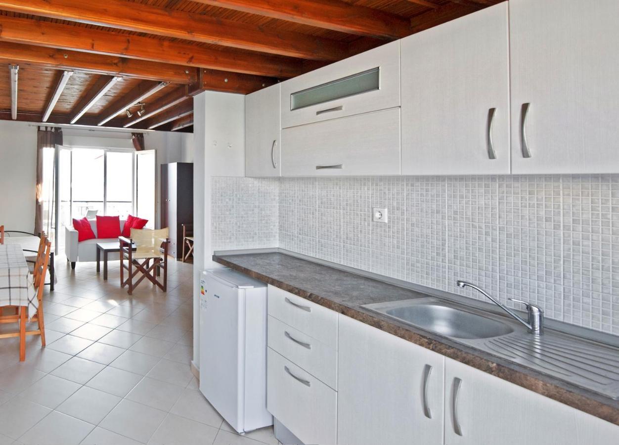 Christina'S Sea House Apartman Nikíti Kültér fotó