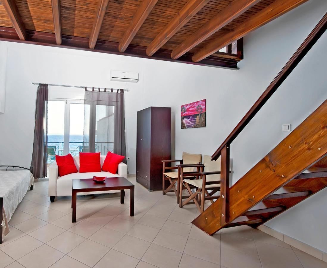 Christina'S Sea House Apartman Nikíti Kültér fotó