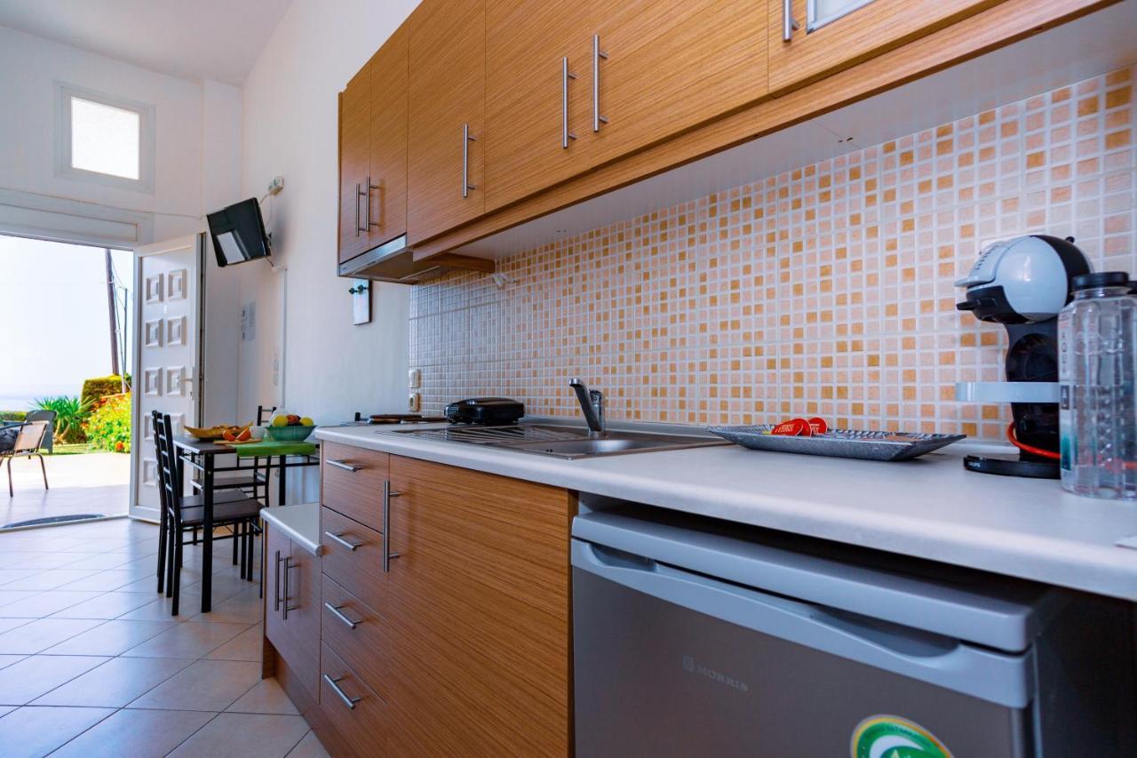 Christina'S Sea House Apartman Nikíti Kültér fotó
