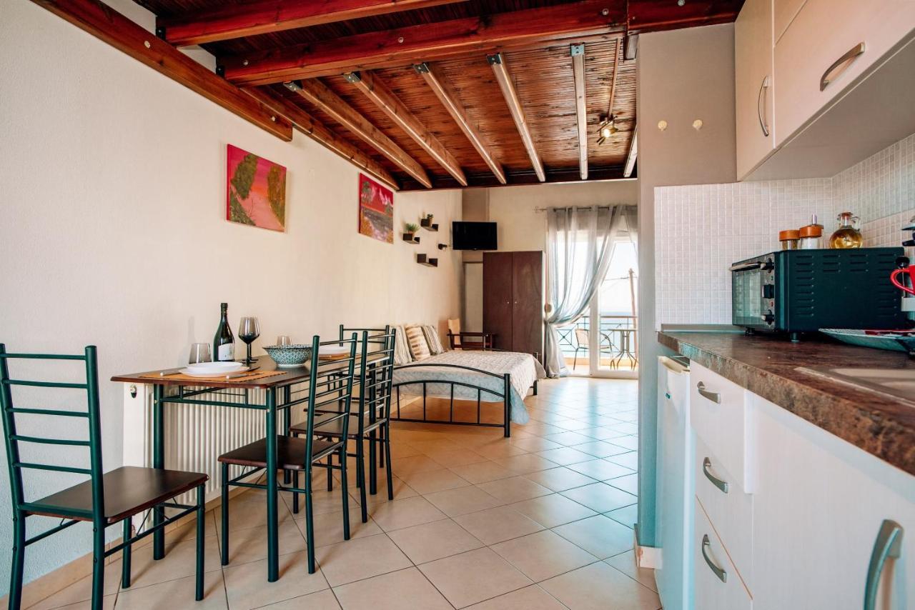 Christina'S Sea House Apartman Nikíti Kültér fotó