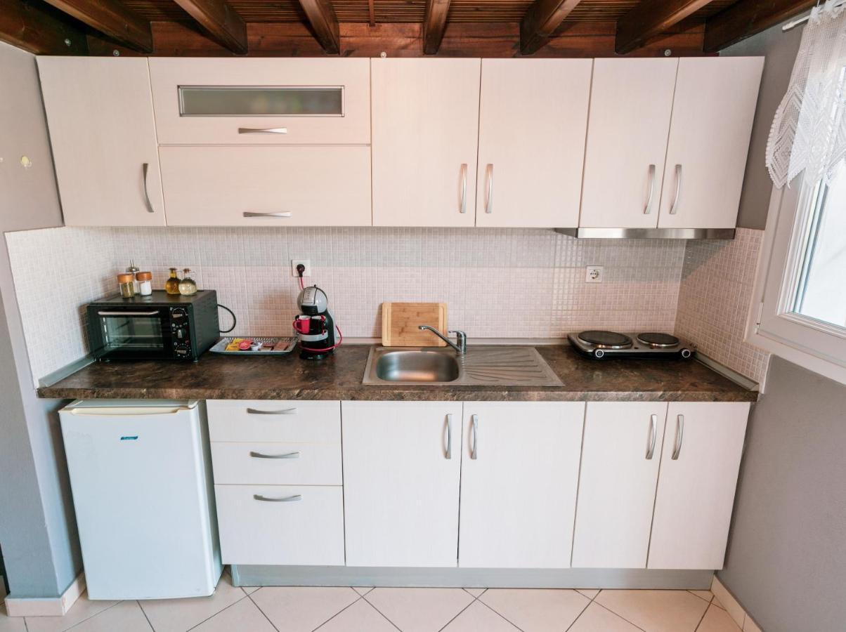 Christina'S Sea House Apartman Nikíti Kültér fotó