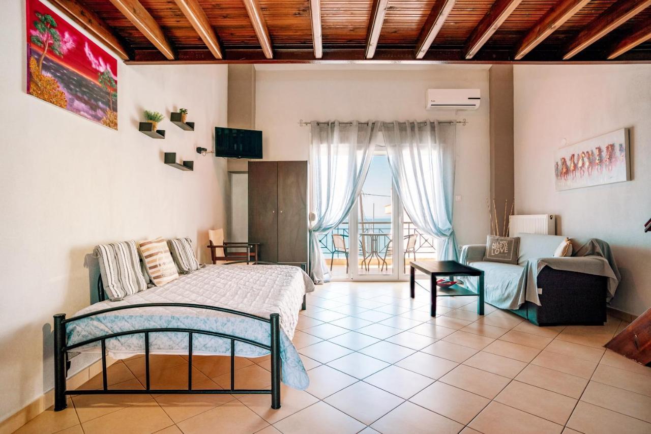 Christina'S Sea House Apartman Nikíti Kültér fotó