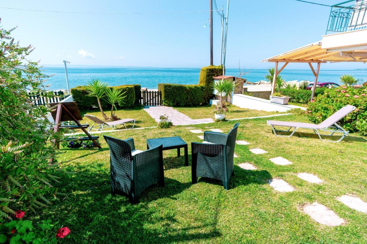 Christina'S Sea House Apartman Nikíti Kültér fotó